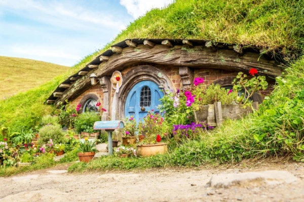 Hobbiton and Hobbits 