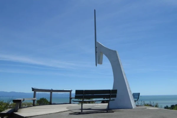 Centre of NZ Monument  