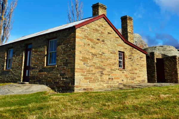 Mitchells Cottage 