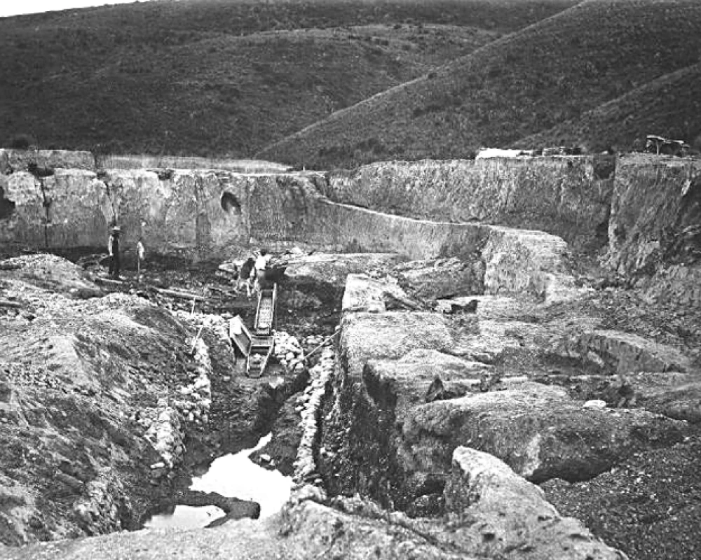Herbert Deveril's gold rush era image of Gabriel's Gully in Otago, circa 1875
